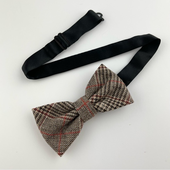 Men’s Glencheck Wool Bow Tie & Navy Floral Pocket Square Set - Picture 3 of 5